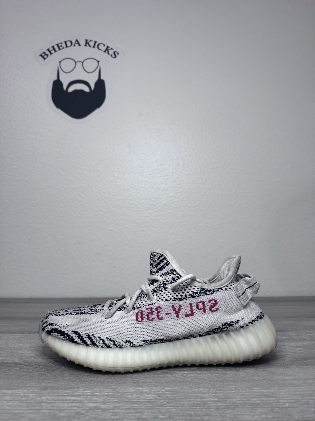 Size 8 – Adidas Yeezy Boost 350 V2 “Zebra” Men’s CP9654 Preowned Sneaker