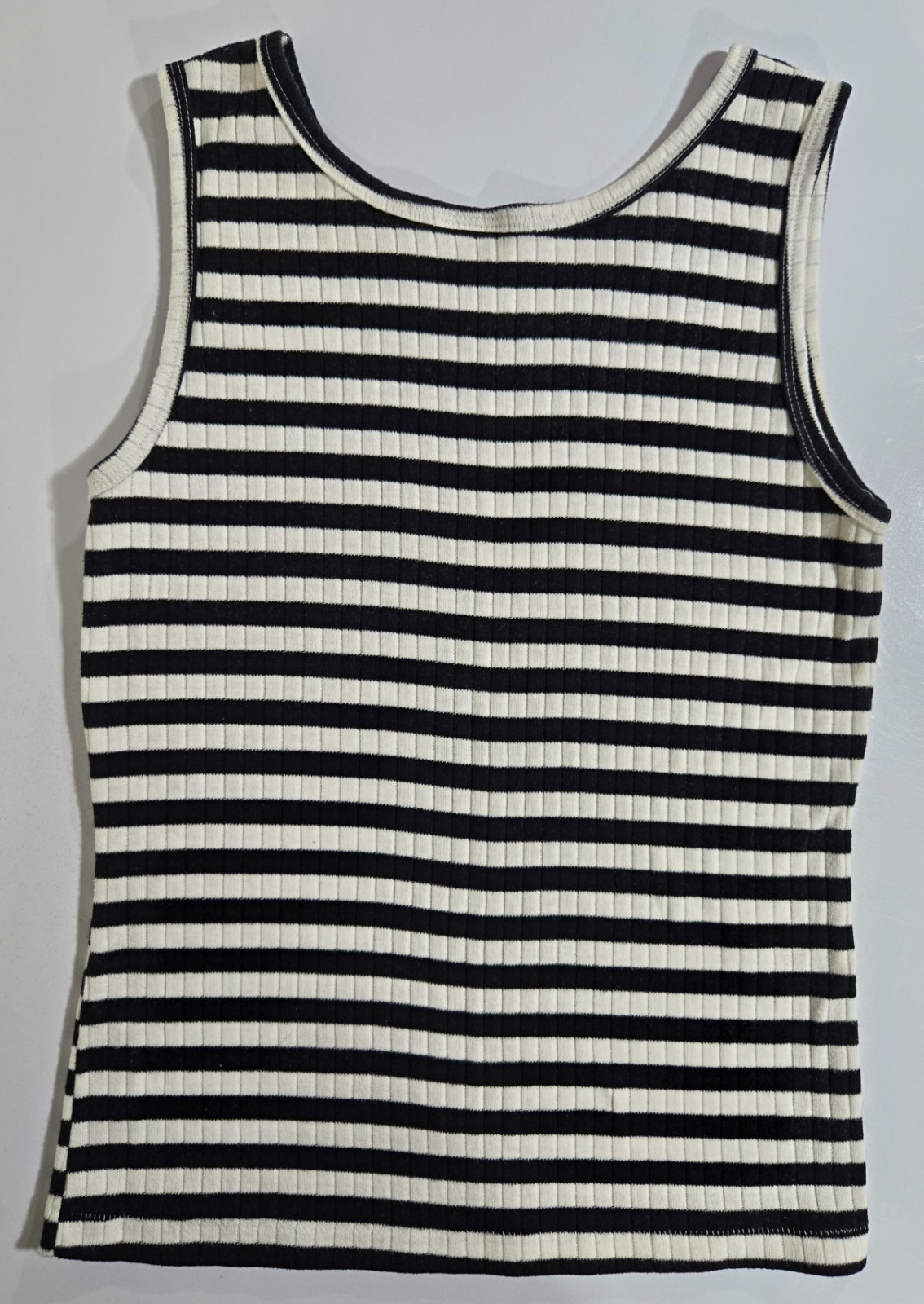 Bobbie Brooks Top Small Sleeveless Scoop Neck Black & White Knit Quiet Luxury