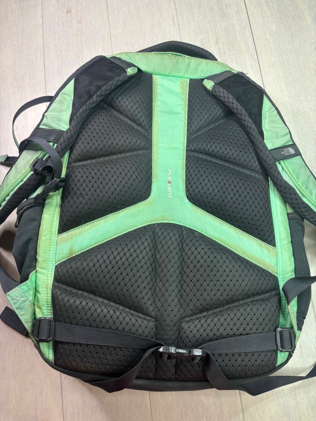 North Face FlexVent Technology Premium Sport Recon Backpack Teal Black
