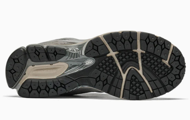 Sz 8 – New Balance 2002R ‘Pouch – Summer Fog’ M2002RVC