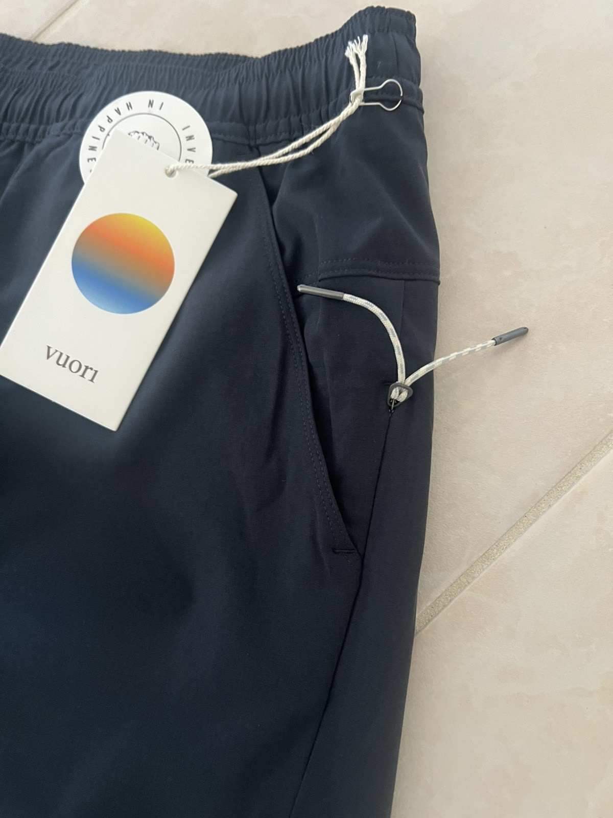 NEW Vuori Maverick Volley Short 6″ Inseam Lined Black Men’s Large L V3087