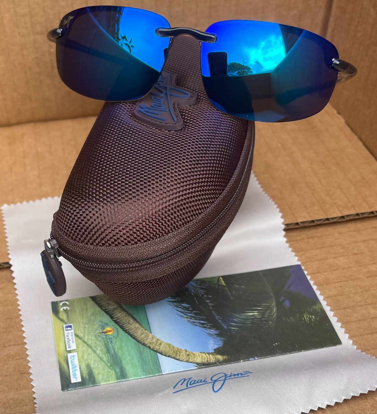 Maui Jim B407-11 Ho’okipa Sunglasses Grey Frame / Blue Hawaii Polarized Lenses