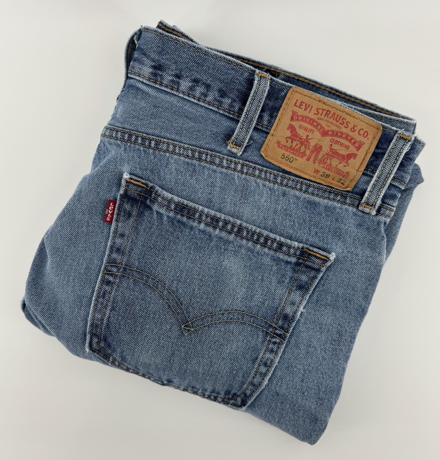 Levi’s 550 Size 38×32 Blue Denim Jeans Regular Fit Straight Leg Red Tab