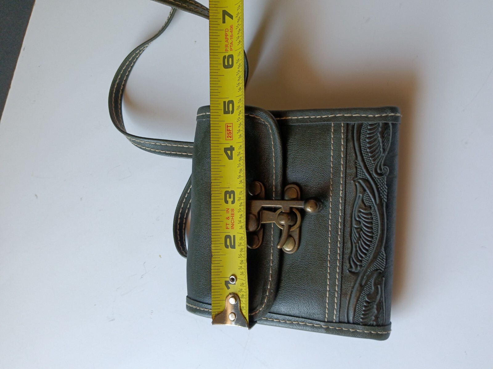 Crossbody Purse Small Wallet Green Credit Card Carrier Change Purse Lock Closure