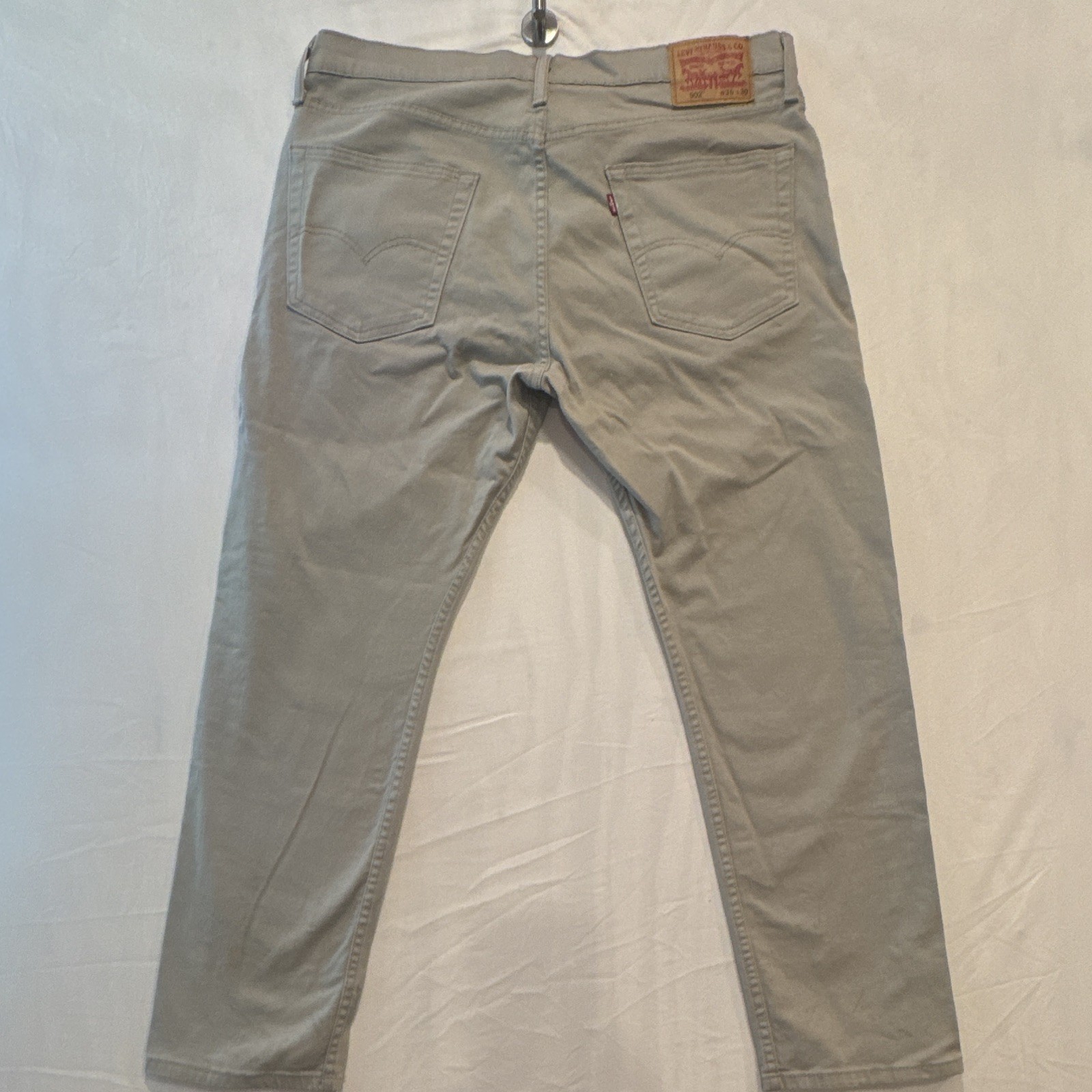 Levi’s Men’s Tapered Gray Denim Cotton Low Rise 5-Pocket Light Wash