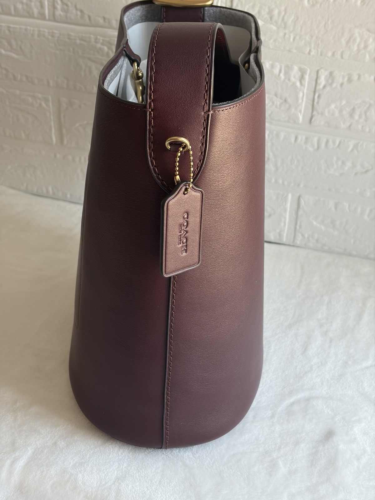 Coach Burgundy Bucket Drawstring Bag w/ Pouch Adjustable Strap Gold Hardware