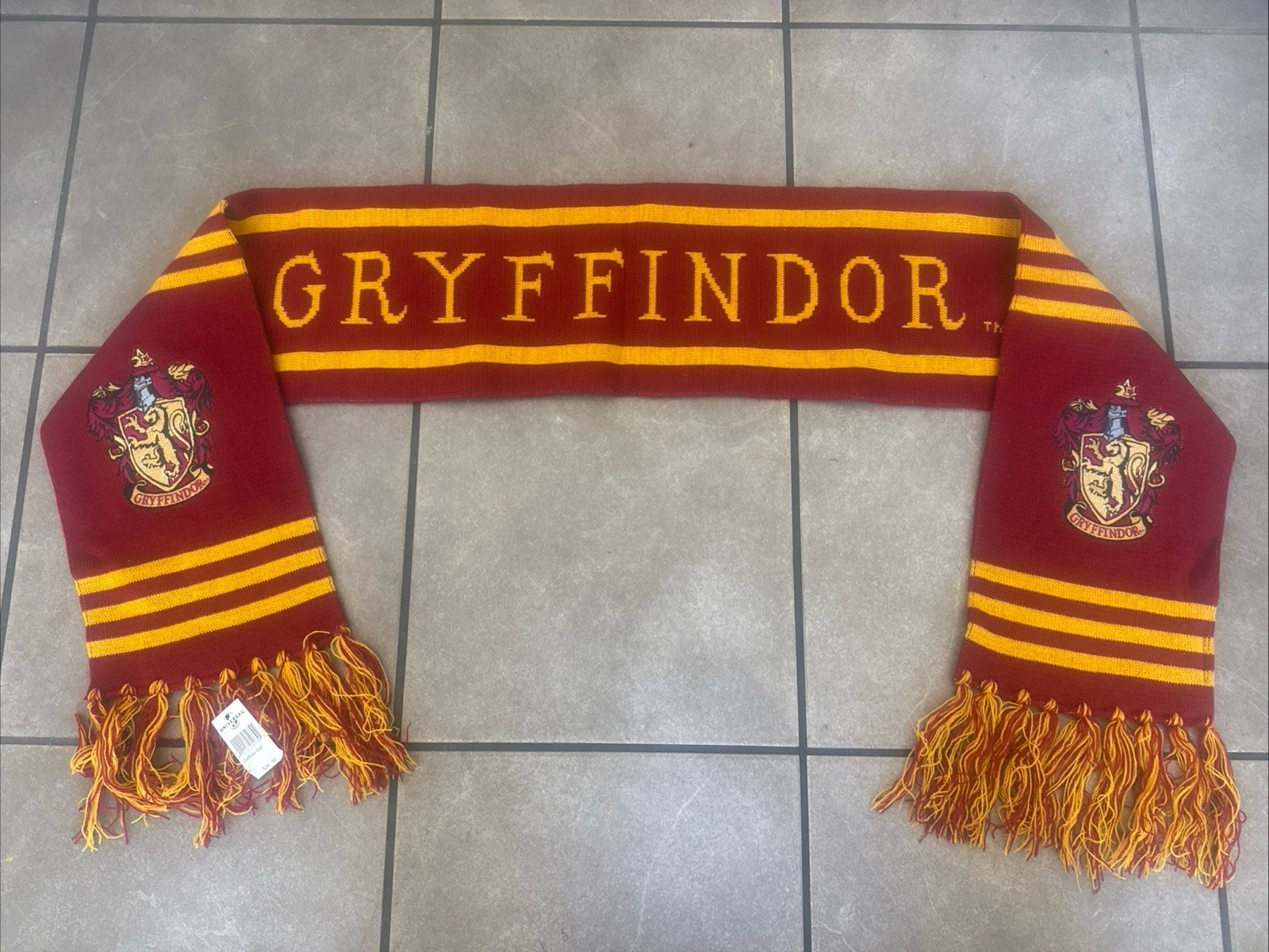Gryffindor Scarf Universal NWT $34.50