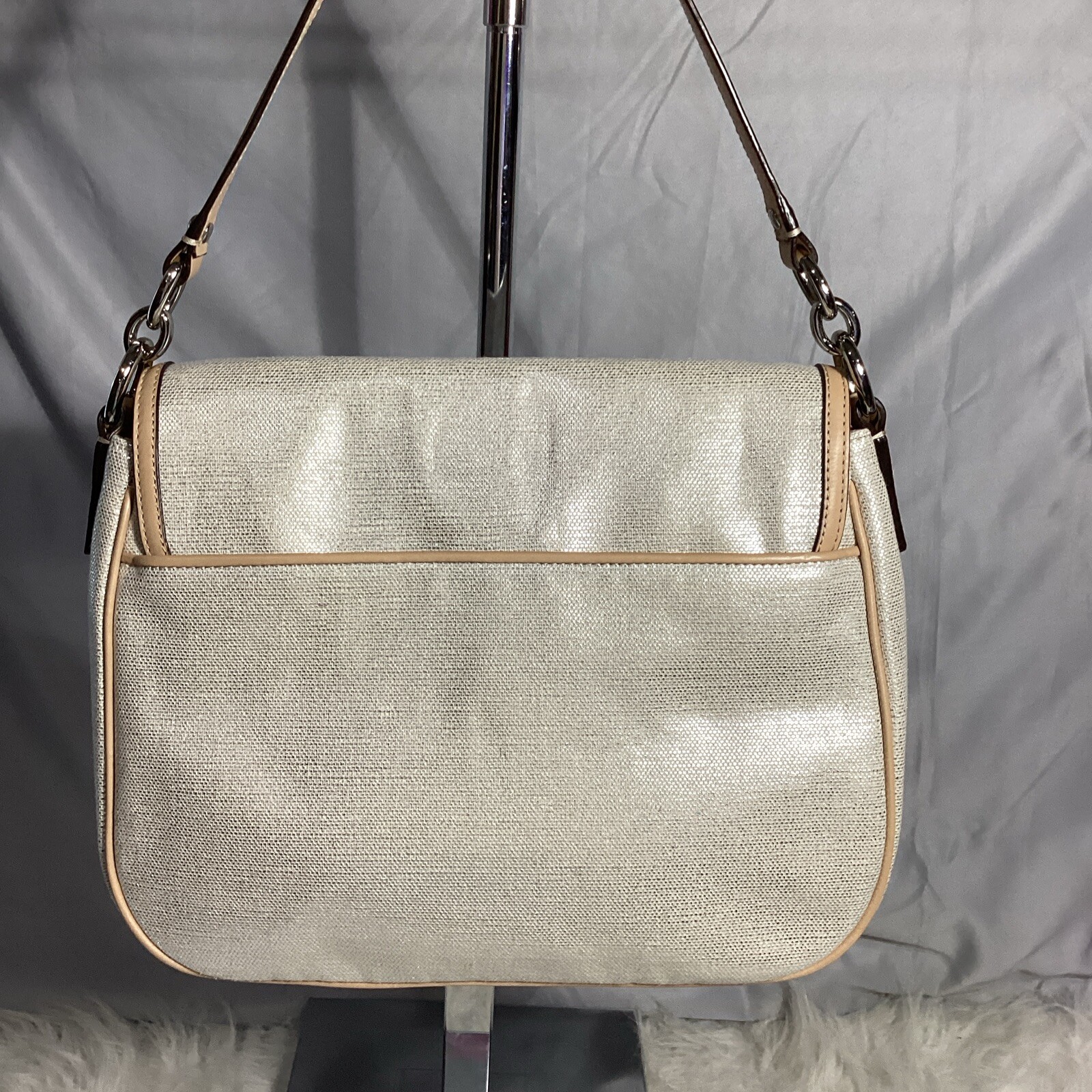Beautiful Coach F30621 Taylor Foiled Flap Shoulder Bag Super EUC 98