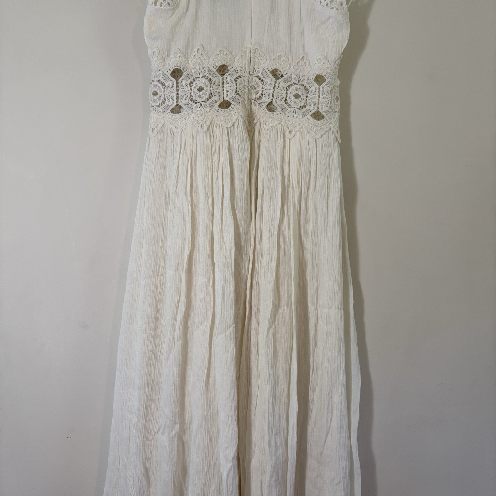 Lulus Women’s XS White Lace V-Neck Spaghetti Strap Sleeveless Maxi Dress
