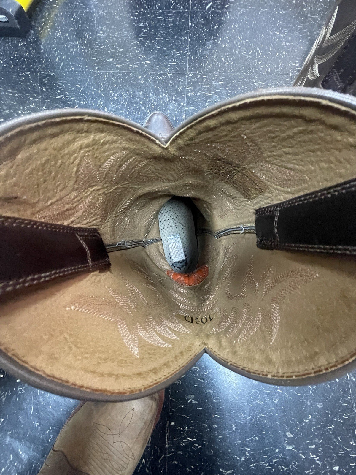 Ariat Heritage R Toe Western Boot Men’s 10.5 Cowboy 34725