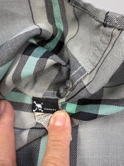 Oakley Shirt Mens Medium Gray Mint Green Plaid Thermogauge Long Sleeve Button-Up