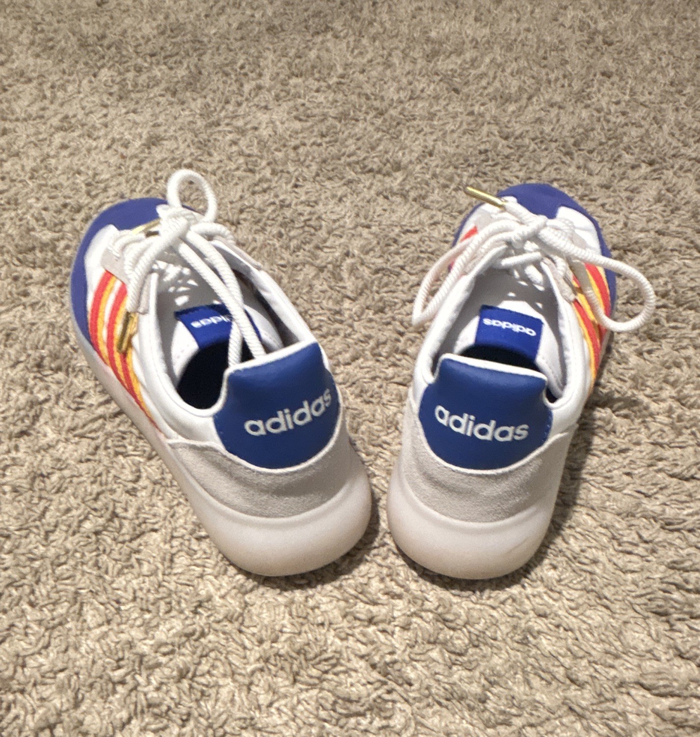 adidas Men’s Low Top Lace-Up Athletic Sneaker – Blue/White – Pre-Owned