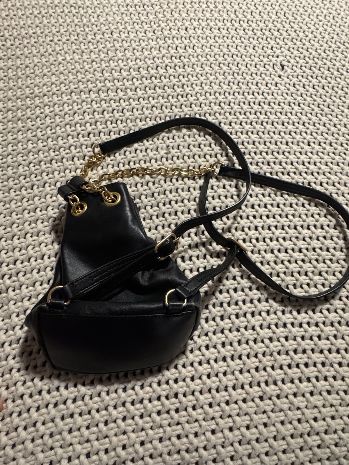 Tory Burch Black Bucket Bag Gold Chain Drawstring Adjustable Strap Women’s