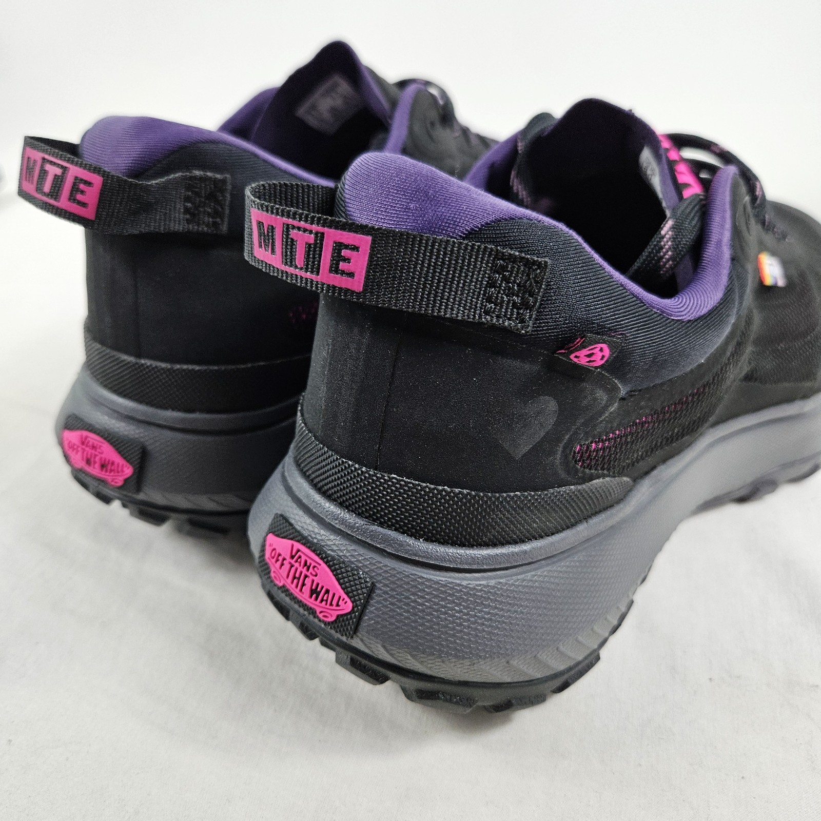 Vans MTE Crosspath Together As Ourselves Shoes Hiking Women’s Size 8