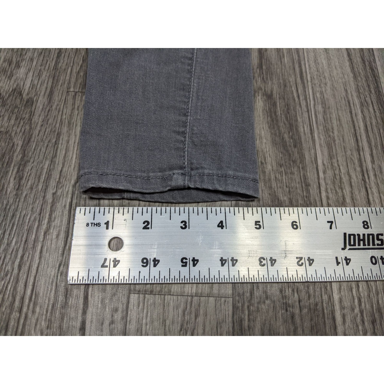 Universal Thread Womens Size 2 / 26 R High Rise Skinny Grey Denim Jeans