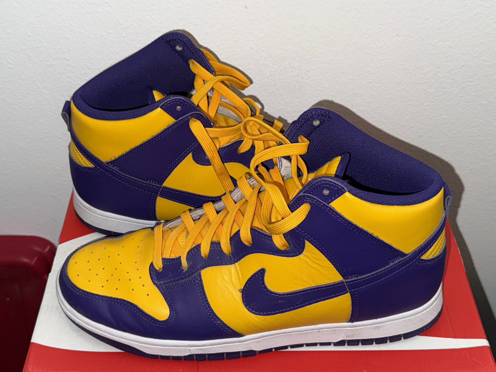 Nike Dunk High Lakers Size 11.5