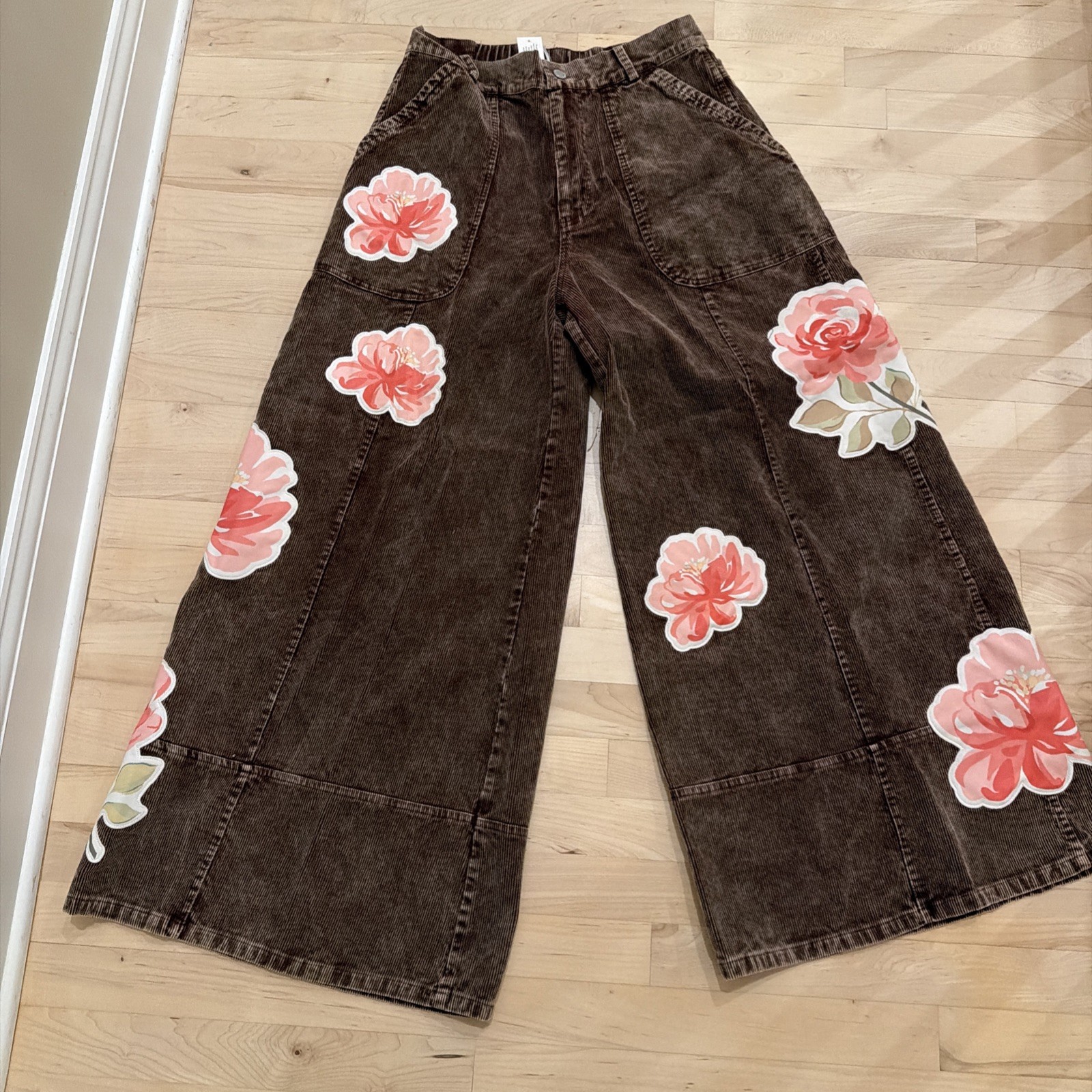 Davi & Dani Washed Corduroy Pants with Printed Patch Flowers in Brown Size M NWT