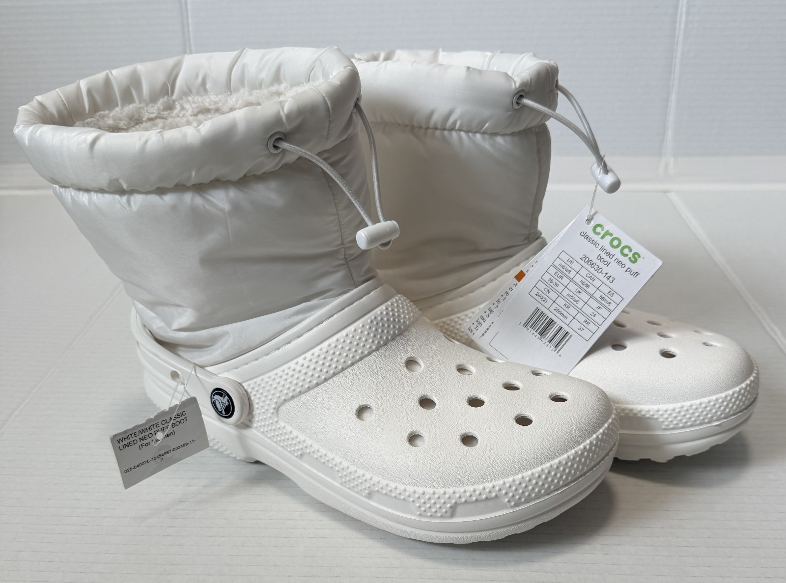 CROCS Classic Lined Neo Puff Unisex Boots – White US Size M6/W8 – NWT NEW