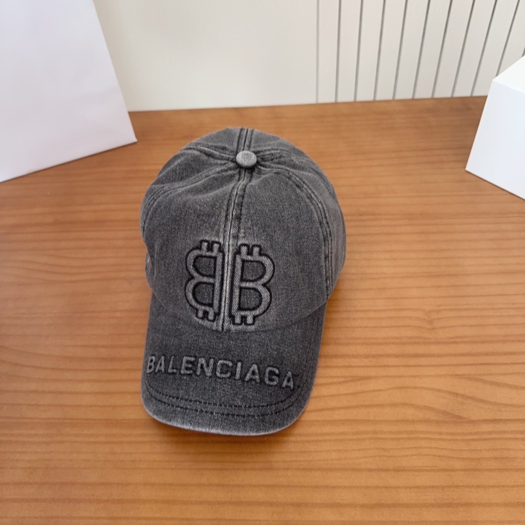 Balenciaga embroidered lettering new baseball cap