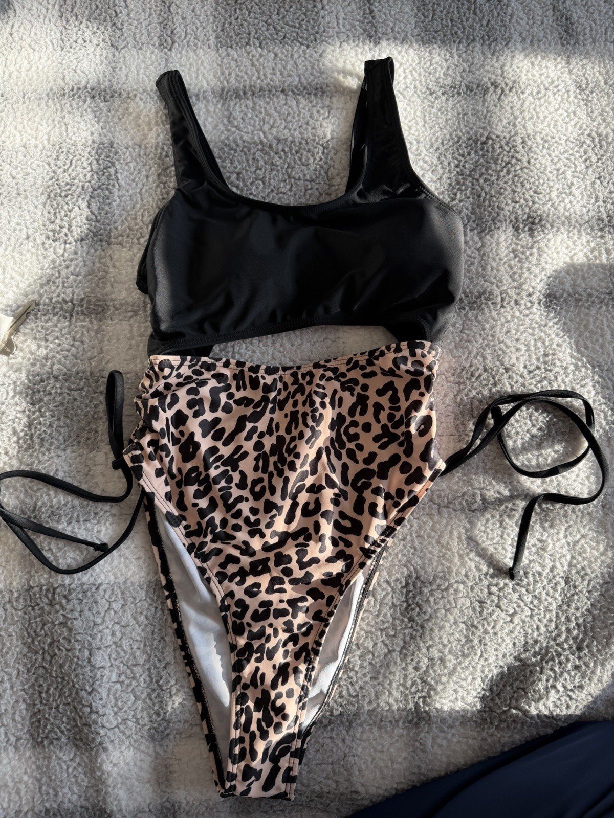 Women’s XS/S 2-Piece Bikini Set Black Top Beige/Black Animal Print Tie Bottom