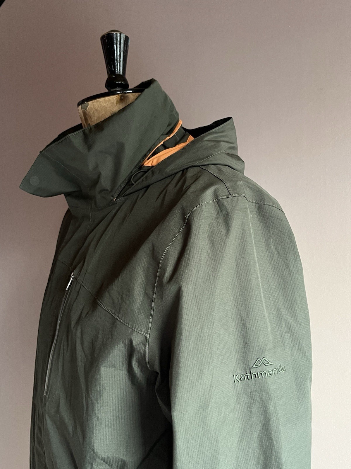 Kathmandu Gore-Tex Jacket Mens Size M Green Hooded Waterproof Outdoor Hiking