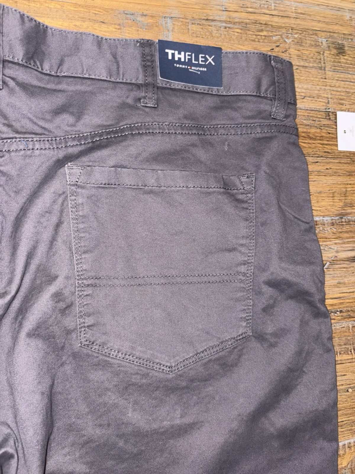 NWT Tommy Hilfiger THFLEX Pants Asphalt Gray Men’s 40×30 78E7891 Chino Pants