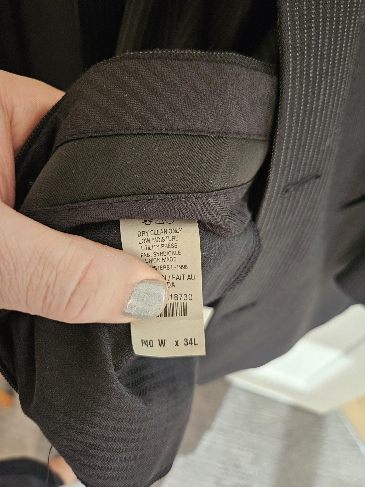 Calvin Klein Men’s 2-Piece Wool Pinstripe Suit Black/Gray 40W 34L Regular