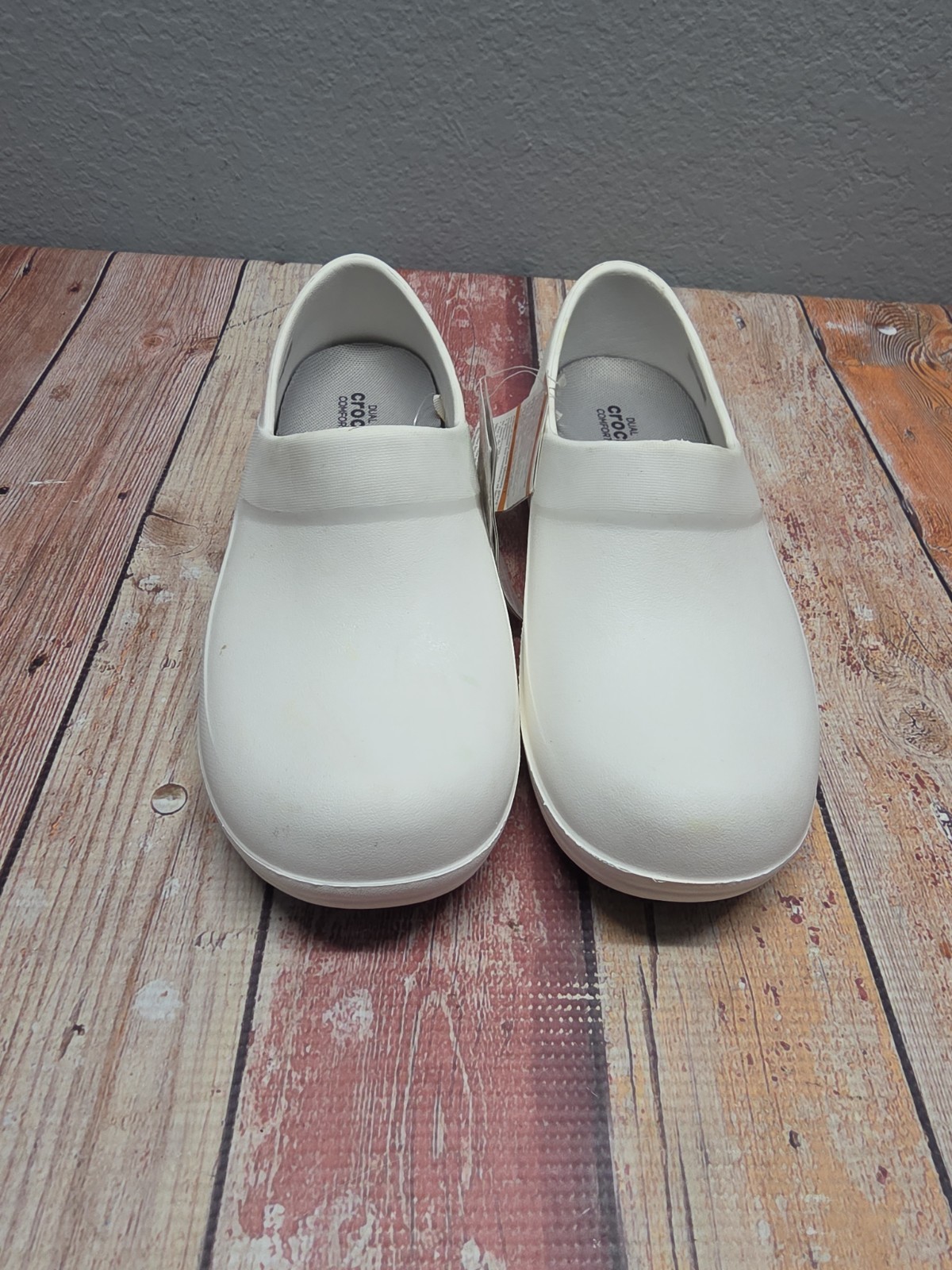 Crocs At Work Neria Pro II Slip Resistant Clogs White 205384-100 Women’s 7 NWT