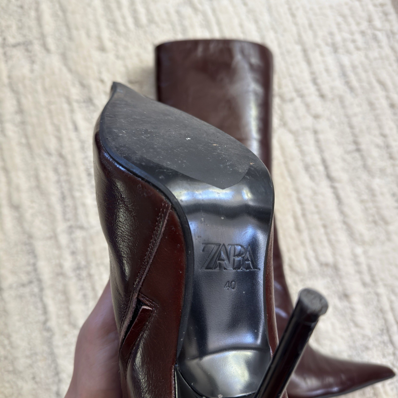 ZARA THIN HEEL LEATHER BOOTS 9US/40EU – 3003/410