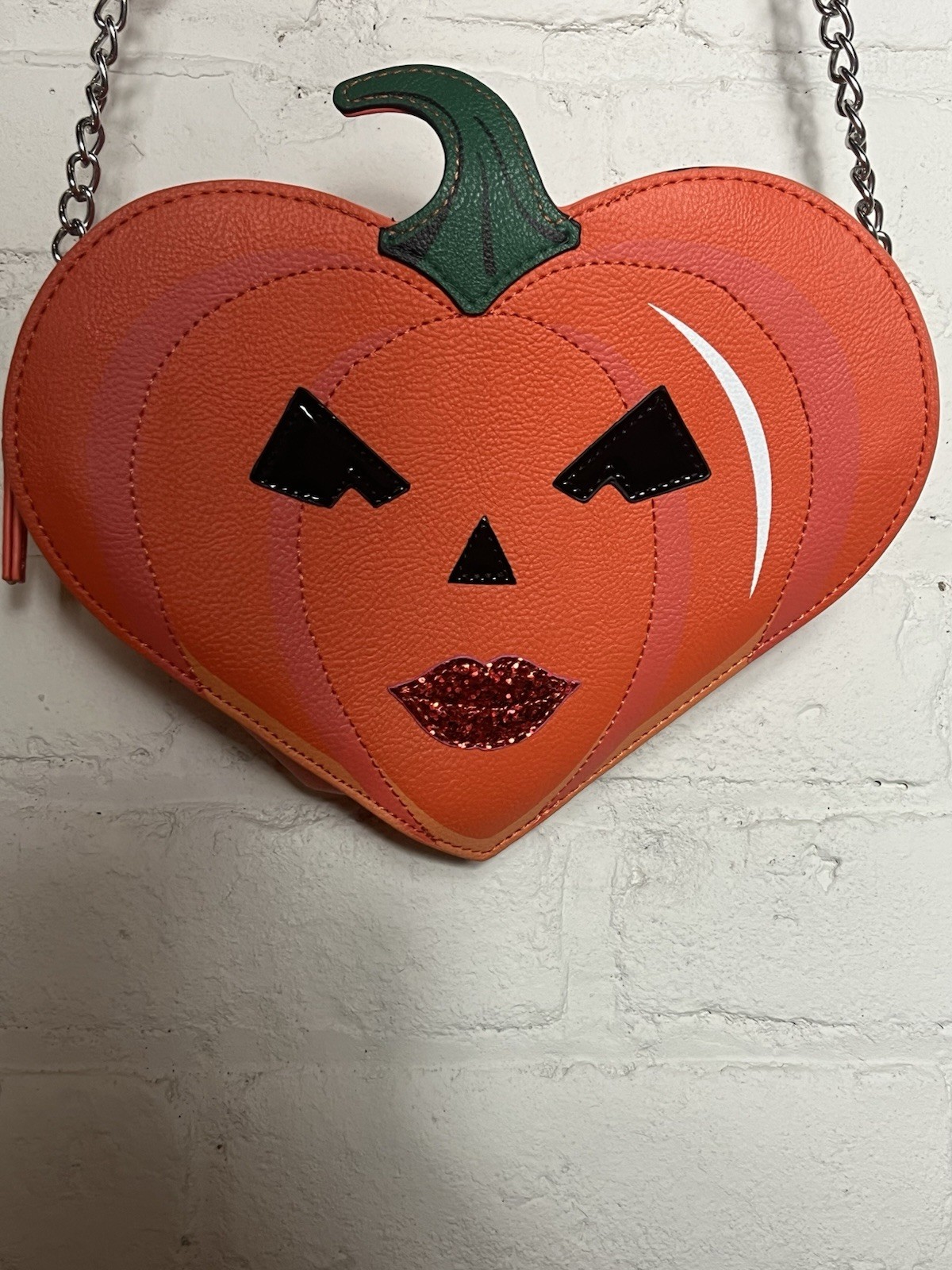 Betsey Johnson Halloween XO GINGER PUMPKIN Heart Kitsch Crossbody Bag Purse NWOT
