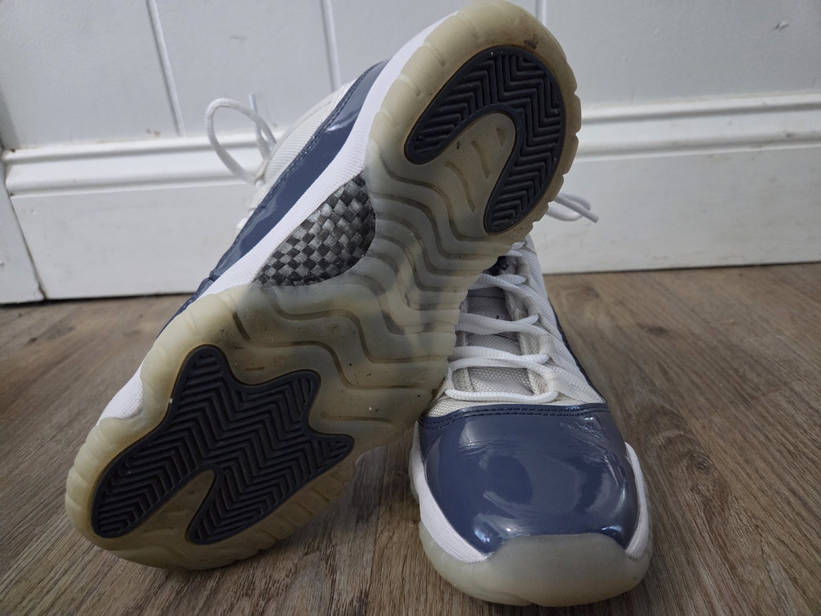 Nike Air Jordan 11 Retro Low Diffused Blue, Size 4.5Y FV5121-104