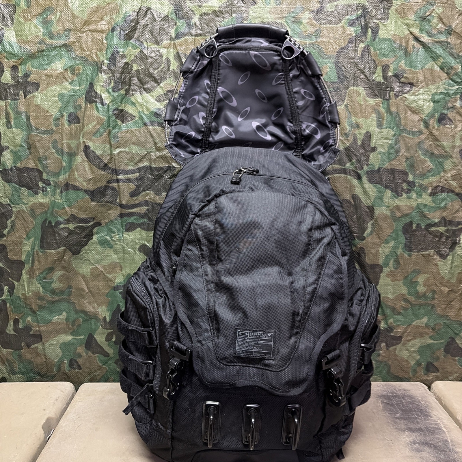 Oakley Kitchen Sink Backpack Stealth Black 34L Tactical Hiking Laptop Bag