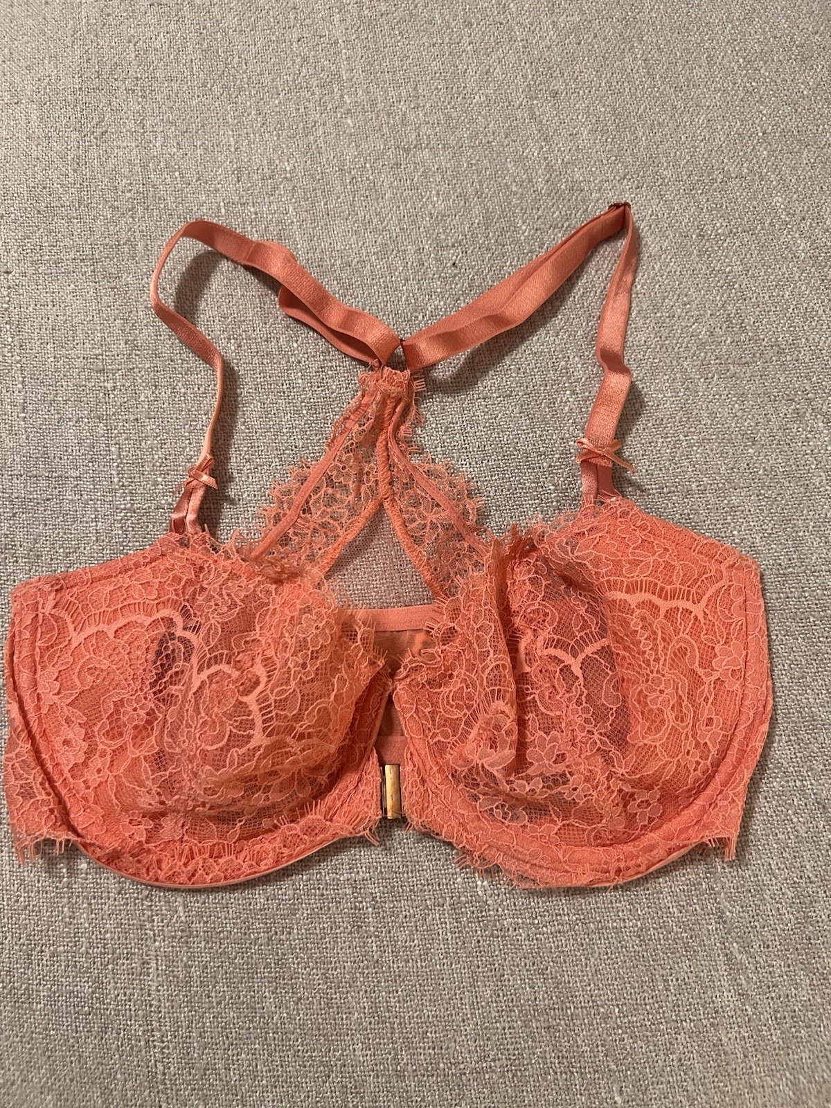 Beautiful Victoria’s Secret Lace Front Closure Racer Back Bra Strawberry Pink