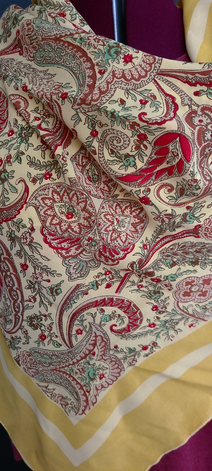 UNBRANDED VINTAGE FLORAL HAND ROLLED MULTICOLOR Scarf 32×32 LARGE