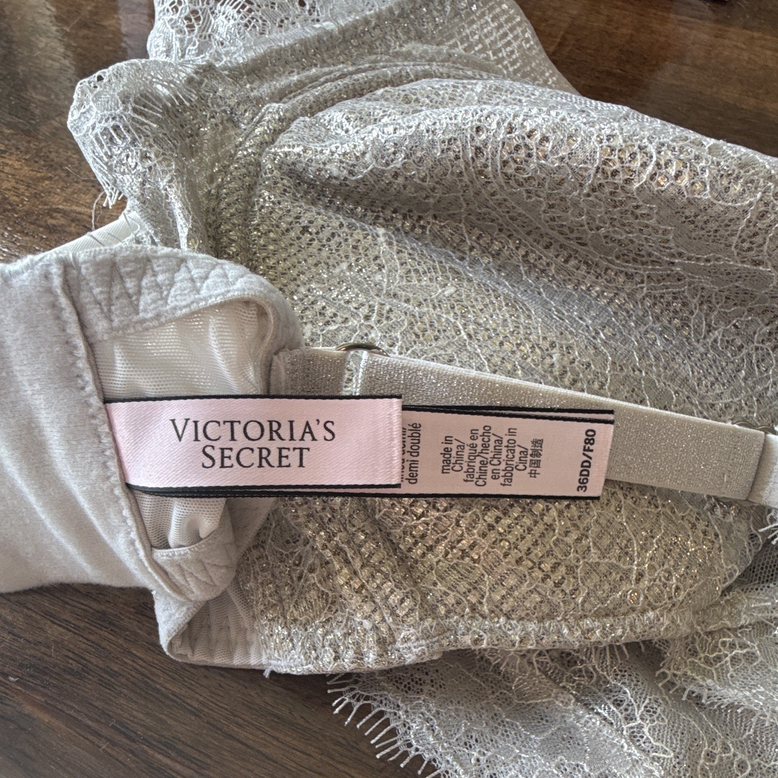 Victoria’s Secret Dream Angels 36DD Ivory Lace Lined Demi Underwire Bra