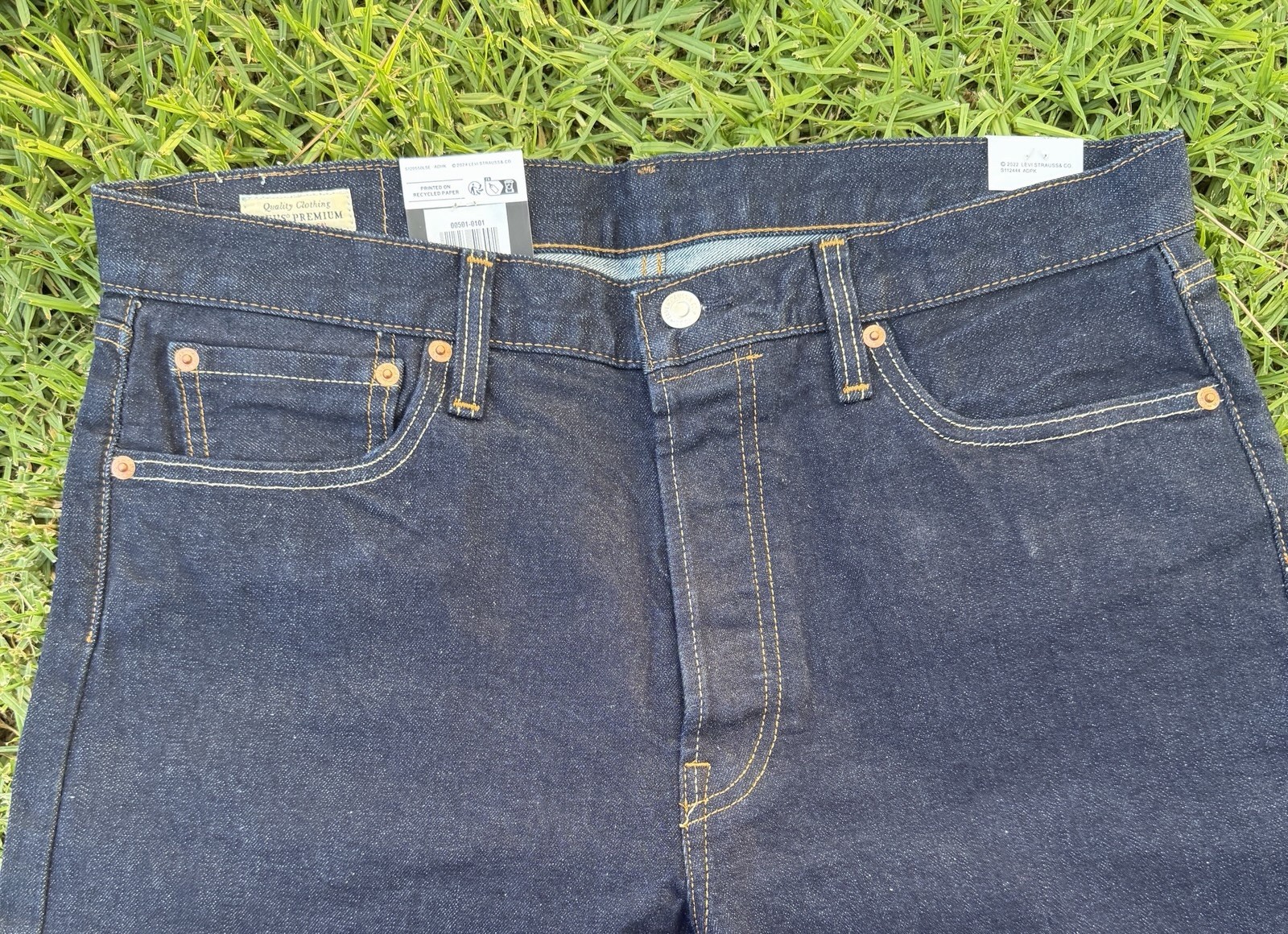 Levi’s Premium 501 Original STRAIGHT LEG Jeans Men 36×30- Blue 00501-0101 NWT