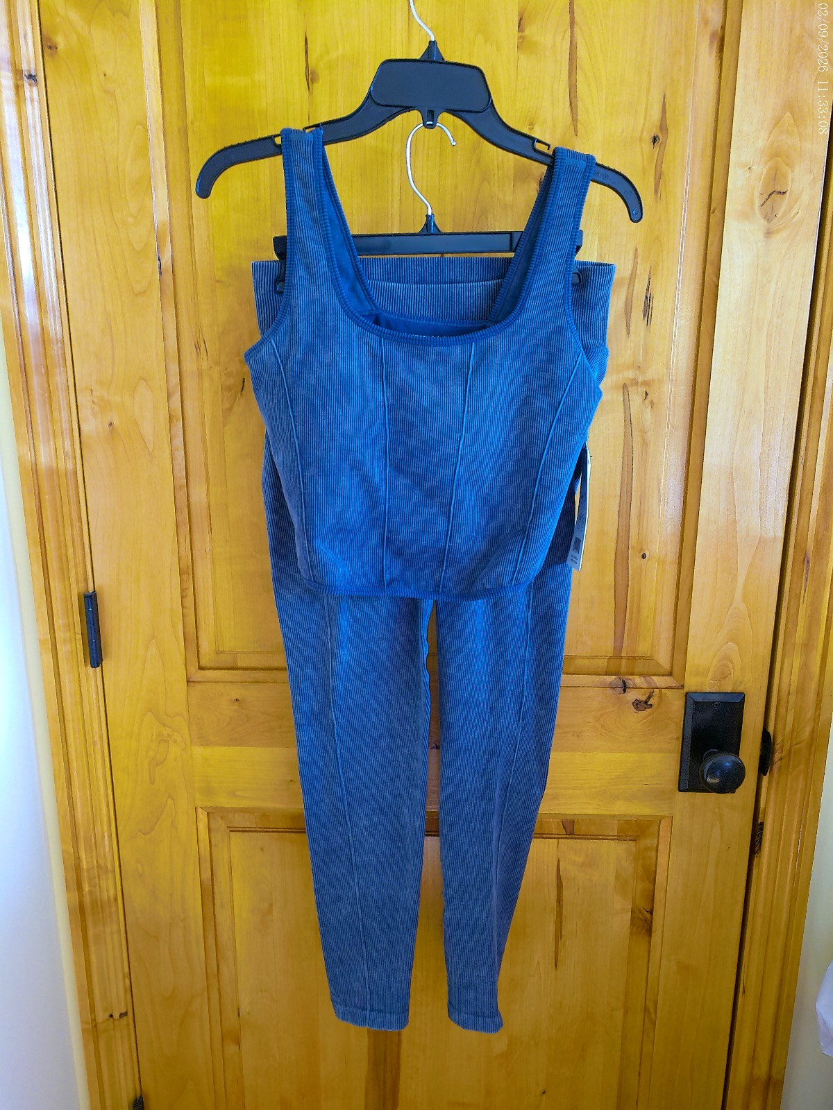 HARMONY BALANCE MEDIUM TWO PIECE SPORTS BRA + LEGGINGS BLUE ANKLE SEAMLESS $118