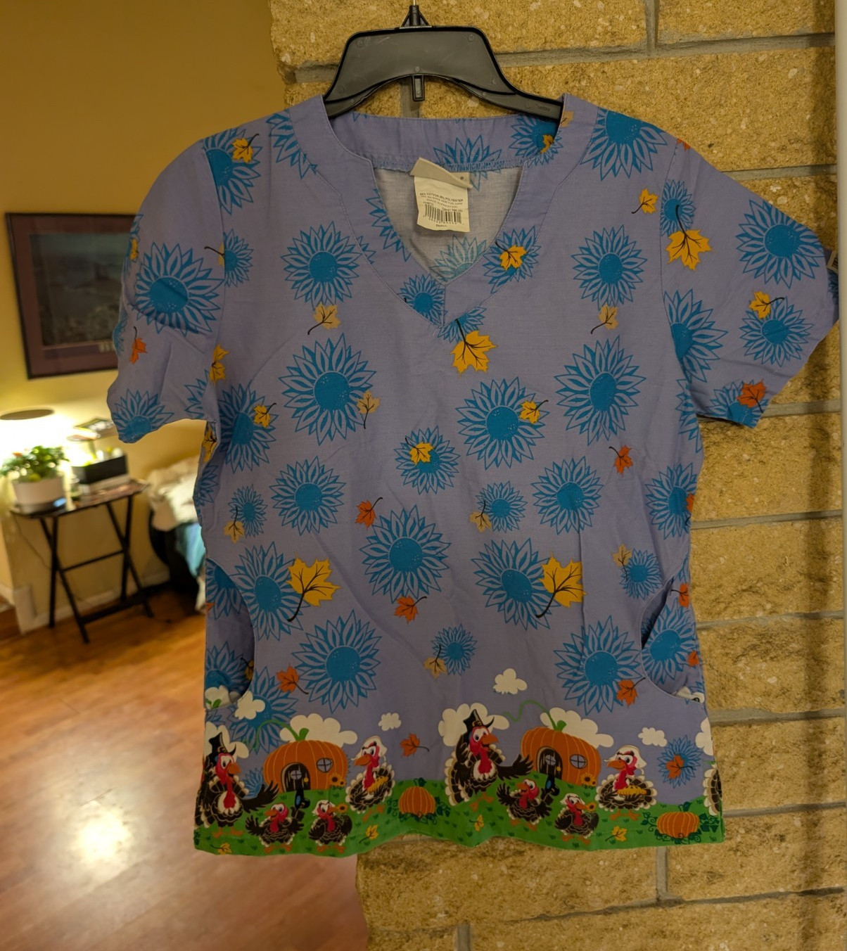 Turkey Time Women’s V-Neck Scrub Top Patterned Purple/Blue Size S