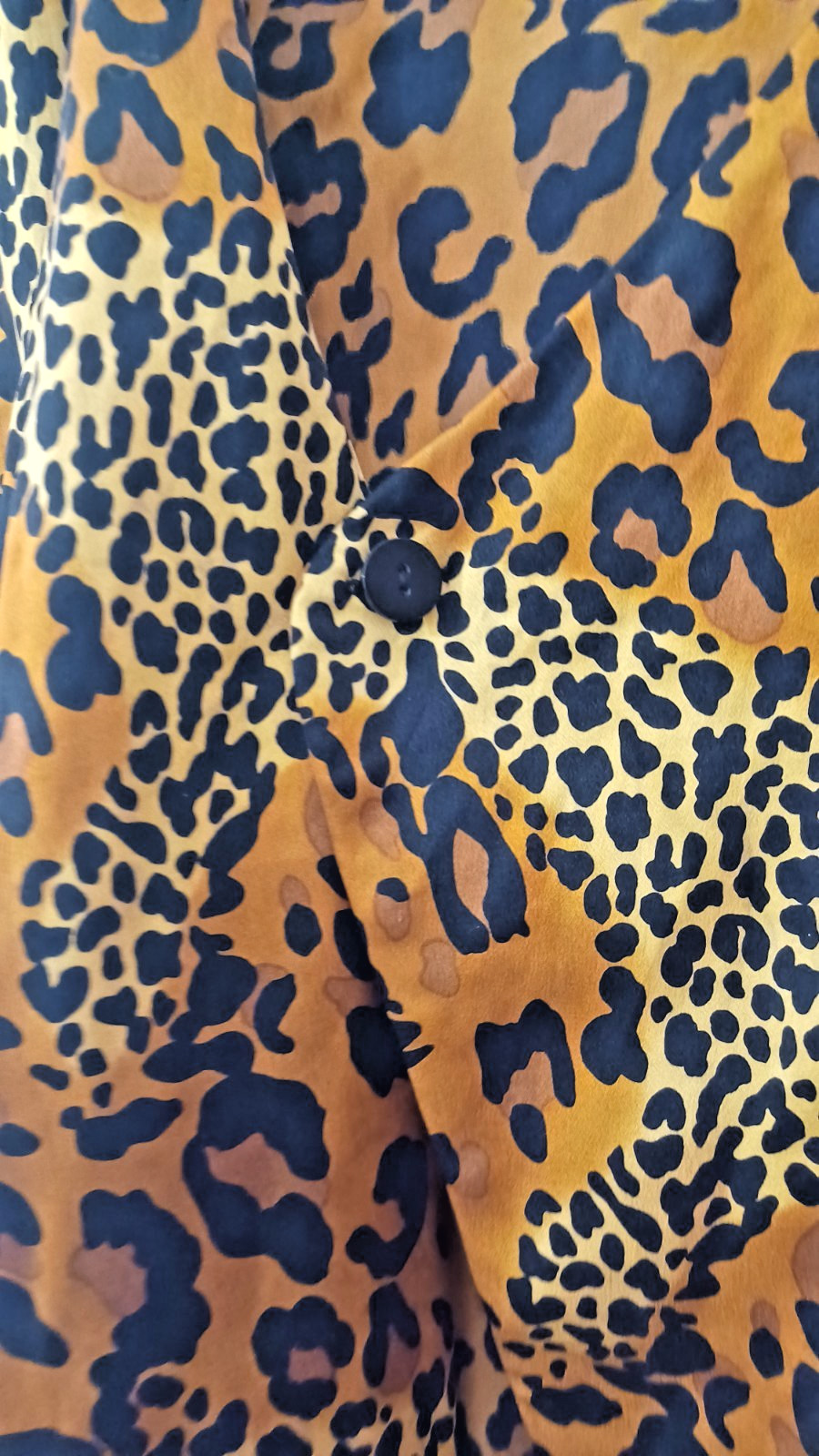 I Magnin Vintage Blouse Leopard Print – 100% Silk (1980’s – 1990’s) Size 16 ***