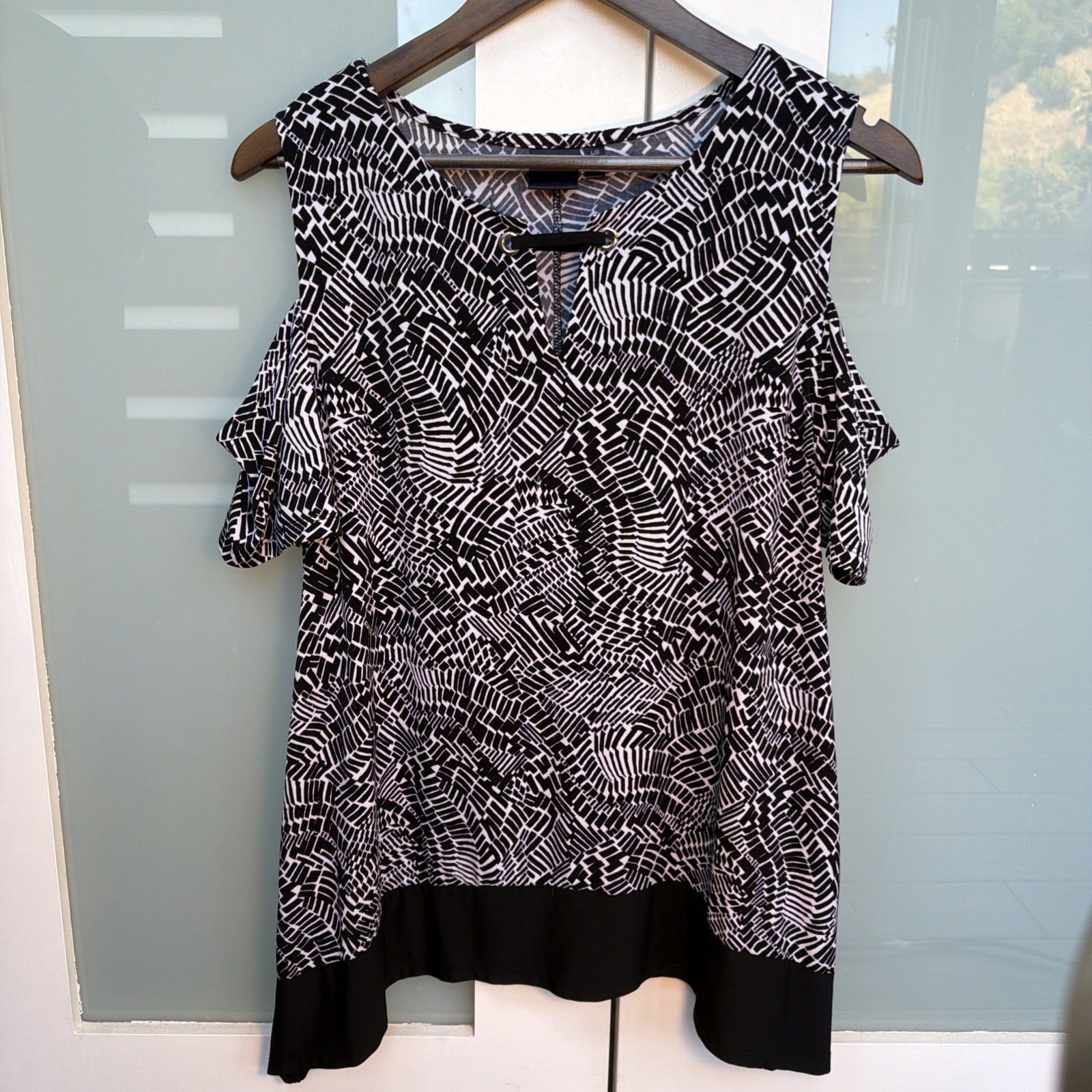 RAFAELLA Women’s Blouse Large Black White Abstract Pullover