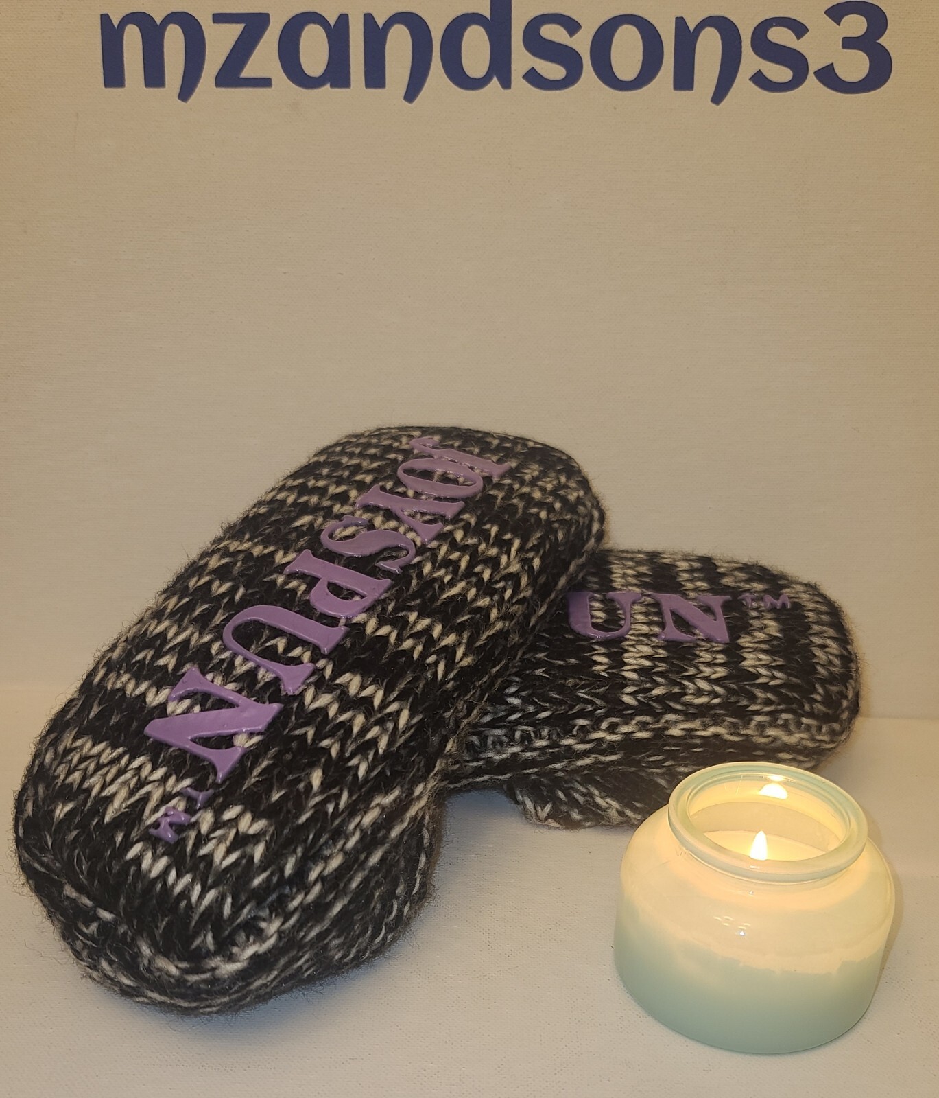joyspun slipper socks with grippy soles. one size fits most. shoe size 7-9.5