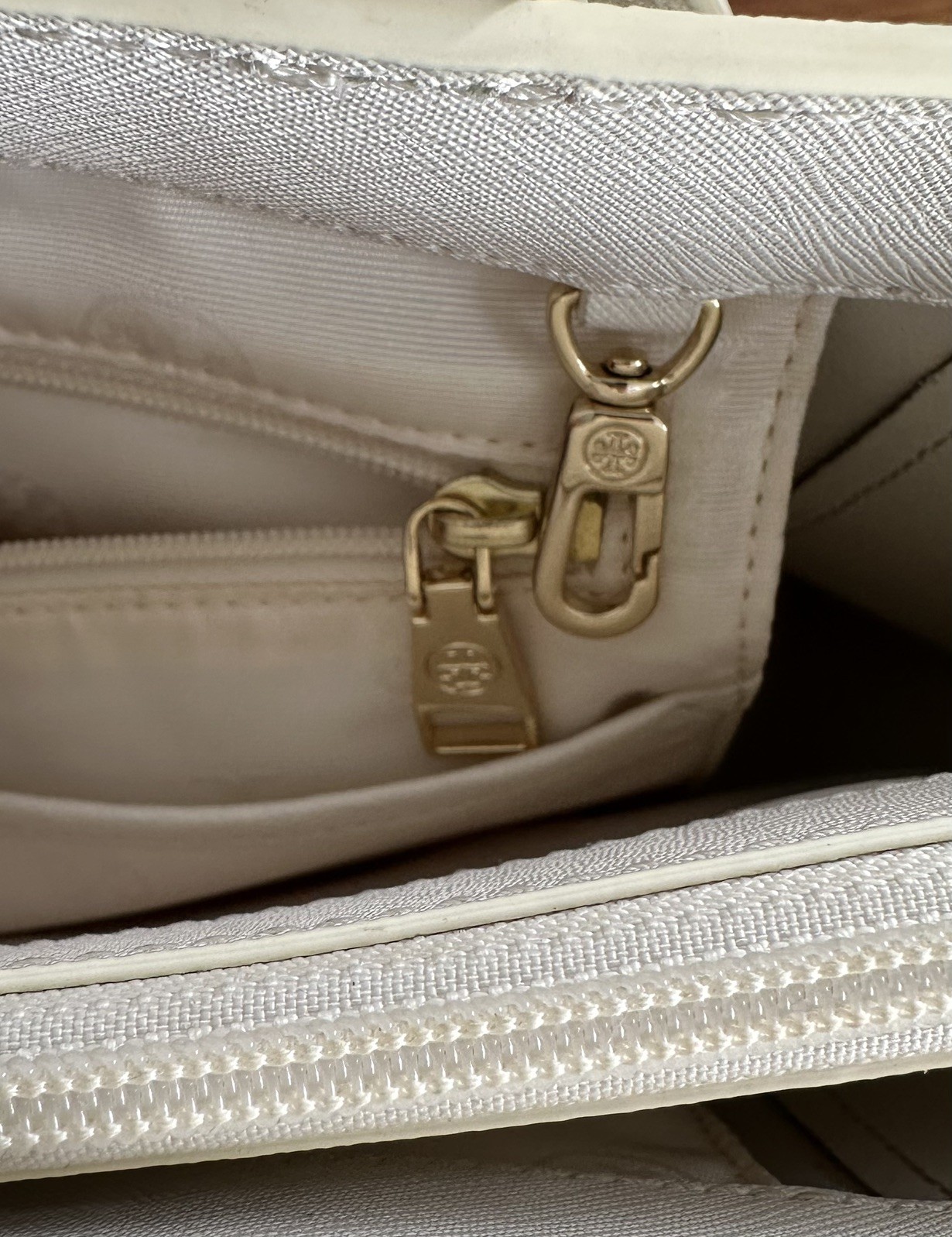 Tory Burch York Buckle Tote – Small, Cream. Saffiano Leather with Gold Hardware