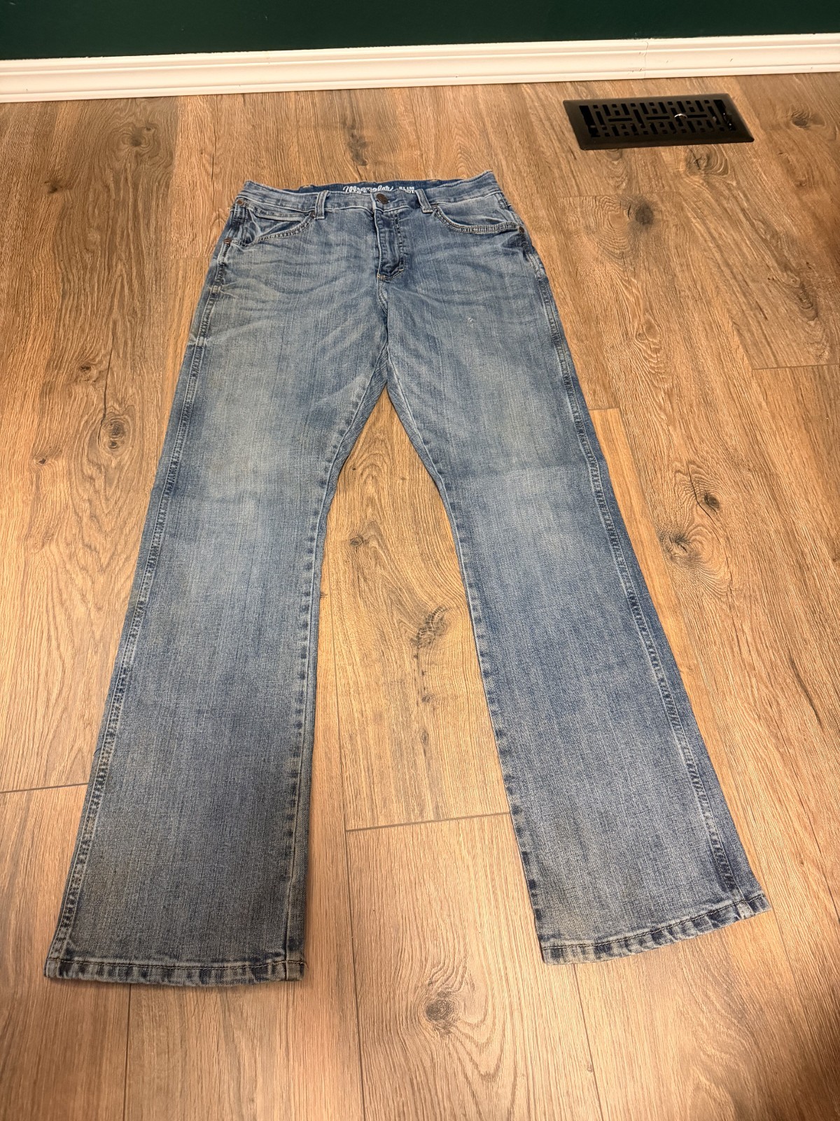 Wrangler Jeans Men’s 30X34 Retro Slim Straight Blue Cowboy Western Rodeo