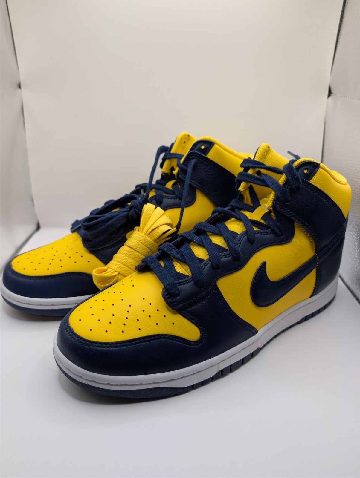 NIKE DUNK HIGH MICHIGAN SIZE 9.5 BNIB RETRO SB FORCE JORDAN AIR