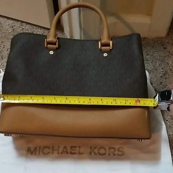 MICHAEL Michael Kors Signature Savannah Large Satchel