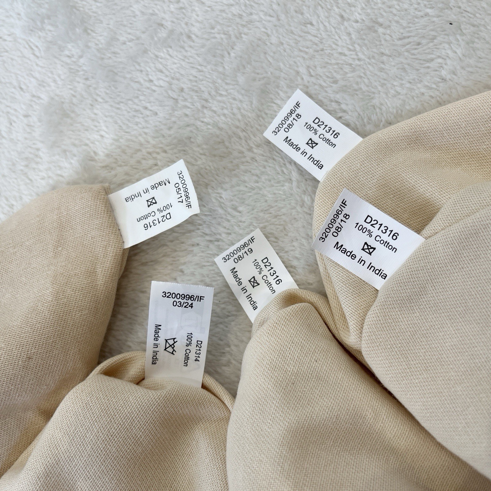 Louis Vuitton Dust Bag Set (5 pcs): 4 × ~21.6in × 13.7in + 1 × ~17.7in × 11.8in