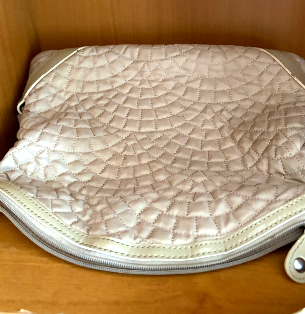 VERA BRADLEY EMMA BEIGE QUILTED NYLON TOP ZIP SHOULDER SATCHEL HANDBAG