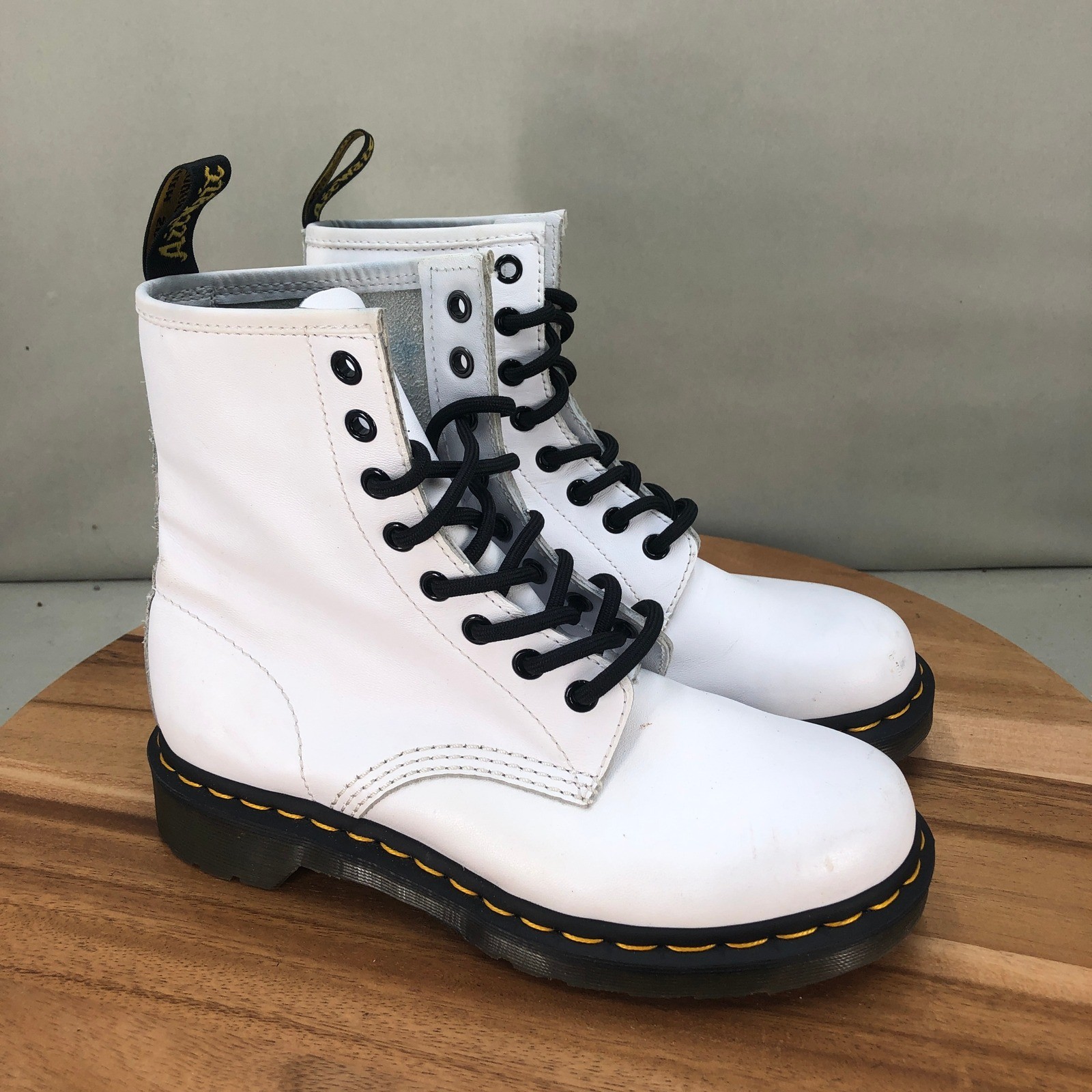 Doc Martens 1460 White Leather Lace Up Combat Boots Womens Size 7 Ankle 8 Eye