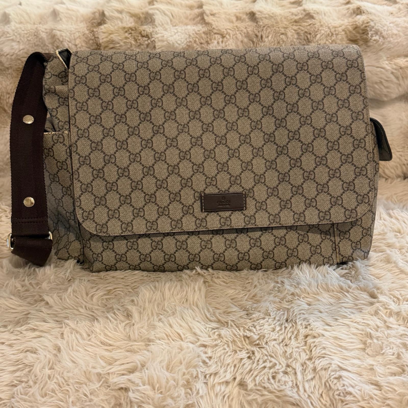 Authentic Gucci GG Supreme Messenger Bag Beige Ebony Monogram Crossbody