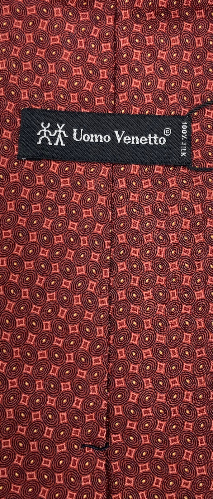 UOMO VENETTO Men’s 100% Silk Tie ~ Red ~ Geometric ~ Made Republic of Korea!